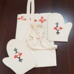 Kitchen Apron with Oven Gloves